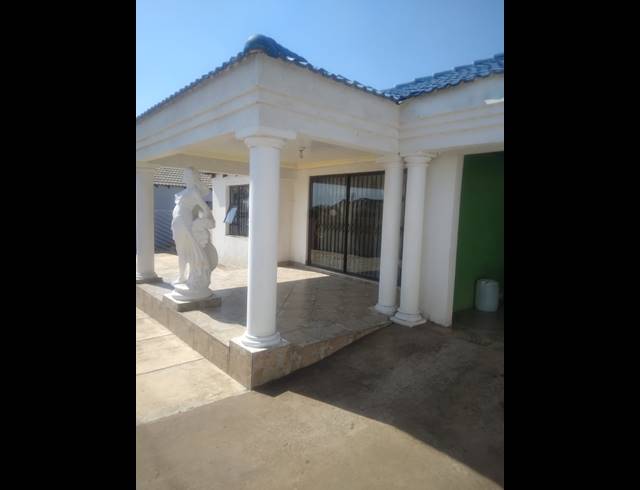 2 BEDROOM HOUSE FOR SALE IN MABOPANE  UNIT B